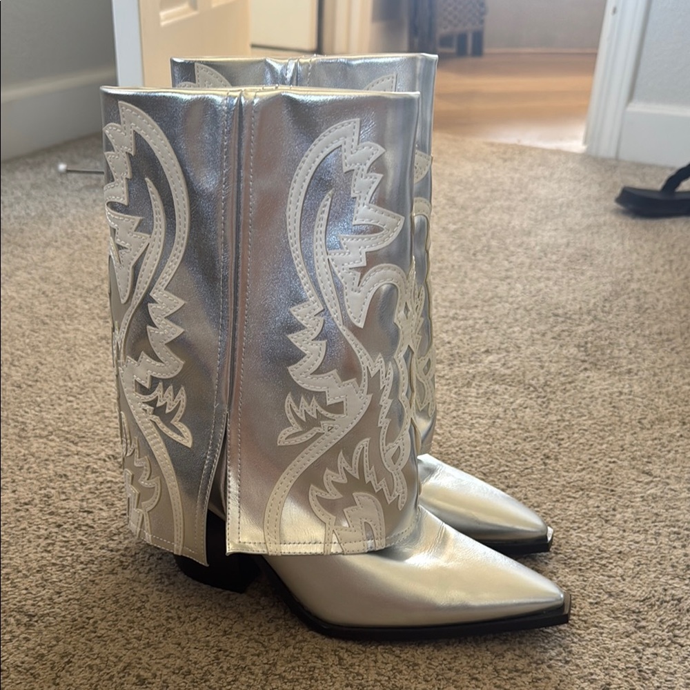 Silver Heeled Boots with Intricate Western Patterns. NEW Never worn